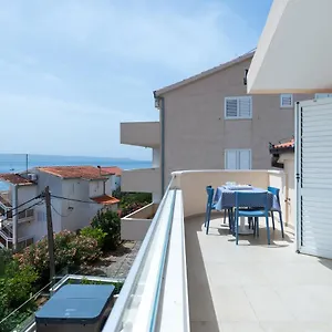 Spacious Modern Miljak - 1min To The Apartament Trogir