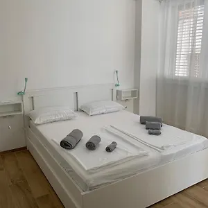  Apartament Studio Apartment Zara